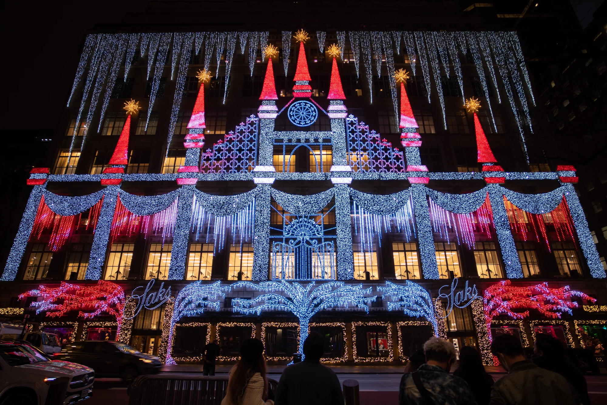 Saks Fifth Avenue, New York | MK Illumination